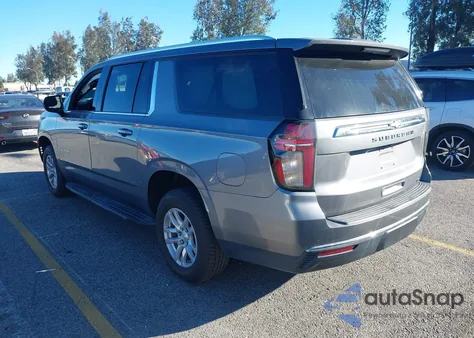 2021 Chevrolet Suburban 2Wd Lt z USA, uszkodzony, nr VIN 1GNSCCKD8MR137245